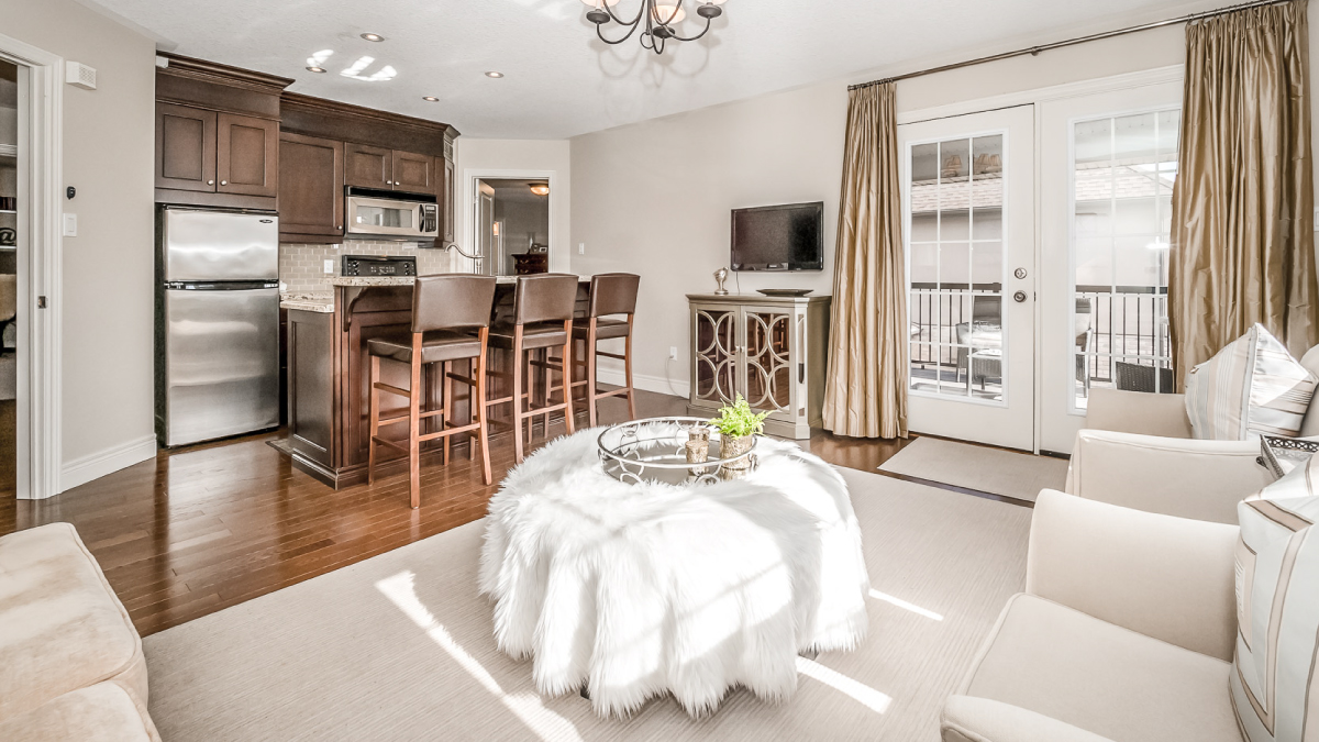 Sitting room with kitchen